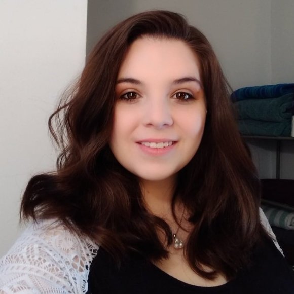 Meet your Posher, Sylvia - Picture 2 of 4